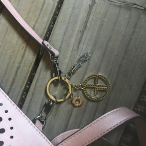 NWOT large pink cutout tote - Picture 5 of 8